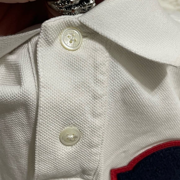 Like New Men’s Size Small MONCLER Chenille Logo Patch Polo Shirt White/Black/Red - Picture 13 of 16